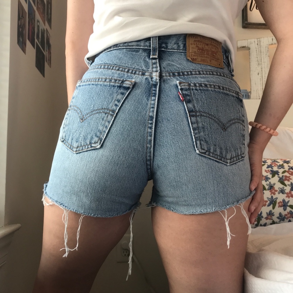 Light wash high waisted Levi’s denim shorts